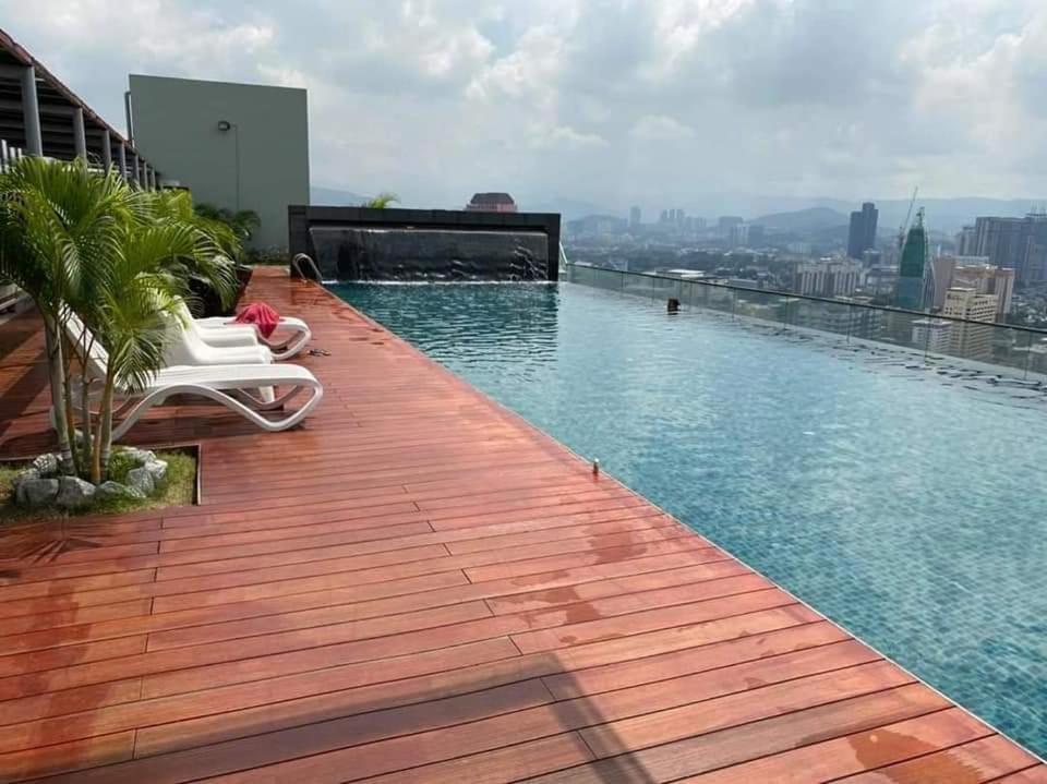 Wonderful Blue City View @Regalia Residence Kuala Lumpur Extérieur photo